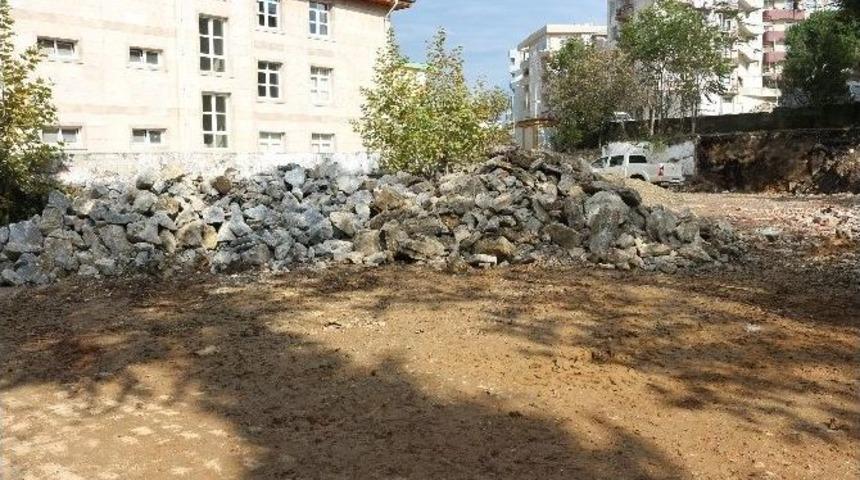 Ak&ccedil;akoca&rsquo;da Taş Duvar Ve Yol Genişletme &Ccedil;alışmaları Start Aldı