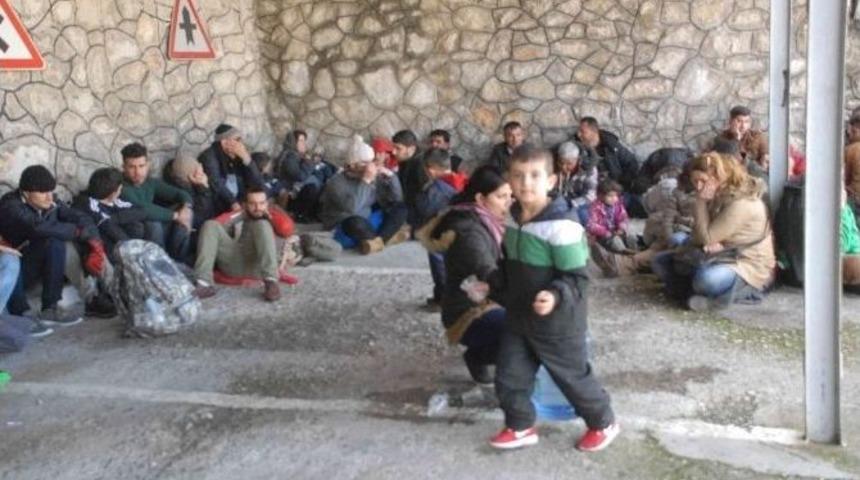 Tekne Su Almaya Başlayınca Sahil G&uuml;venlik Yetişti