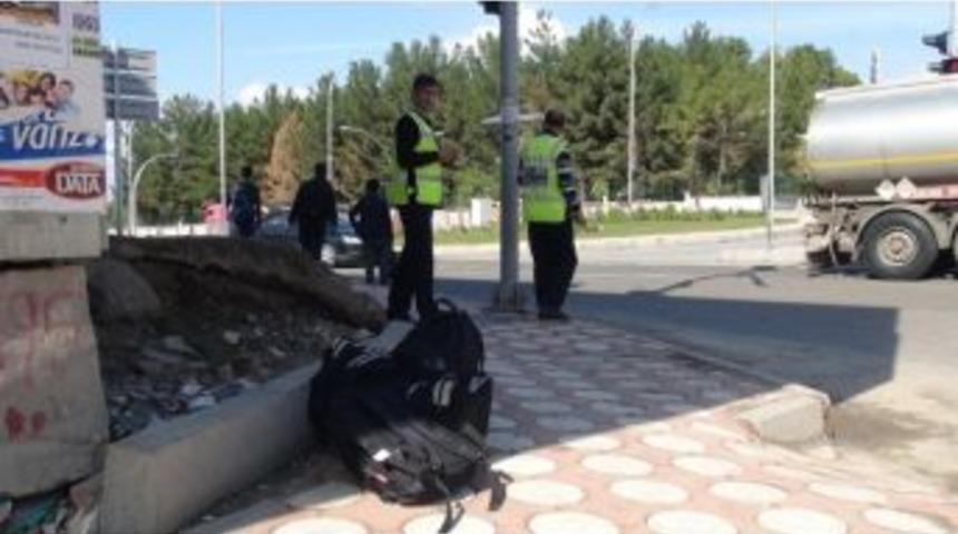 &Ouml;ğrencilerin &Ccedil;antaları Polisi Harekete Ge&ccedil;irdi