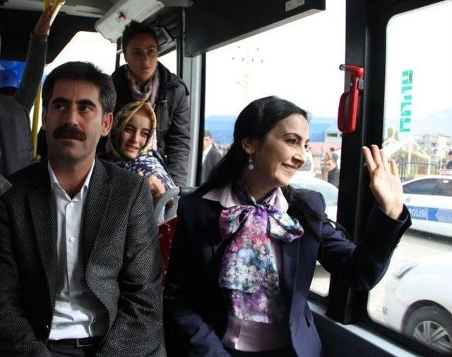 Hdp Eş Genel Başkanı Yüksekdağ, Park Açılışına Katıldı