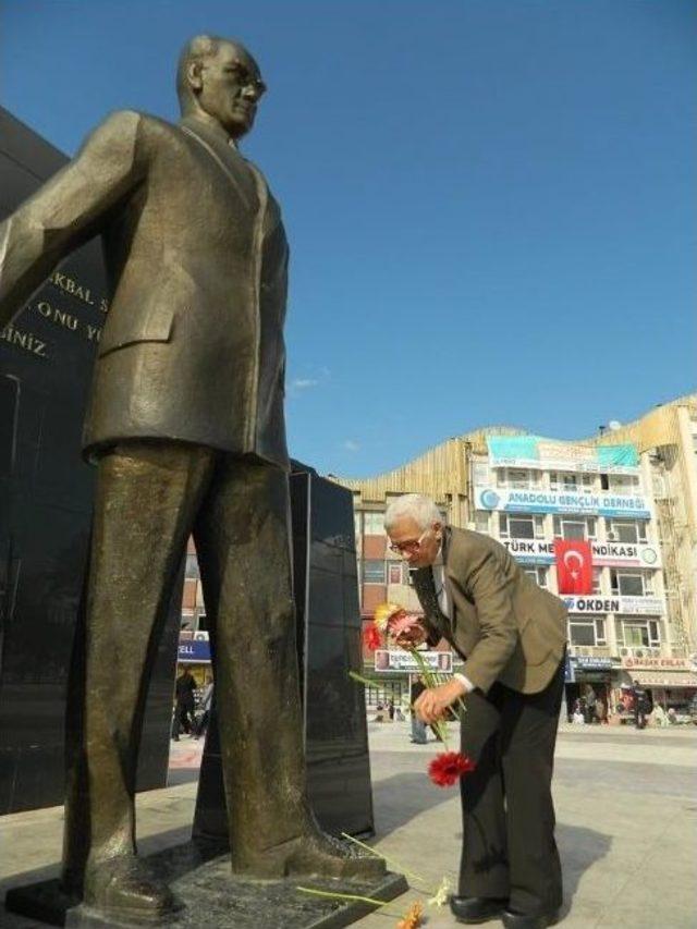 Tkb Sakarya Şube Başkanı Ve Yönetim Kurulu Atatürk Anıtına Gül Bıraktı