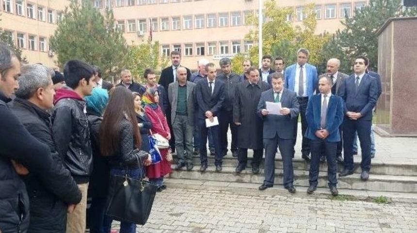 Muş&rsquo;ta Sağlık&ccedil;ıların &lsquo;şiddet&rsquo; Eylemi