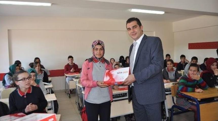 Korkuteli&rsquo;de 450 &Ouml;ğrenciye Tablet