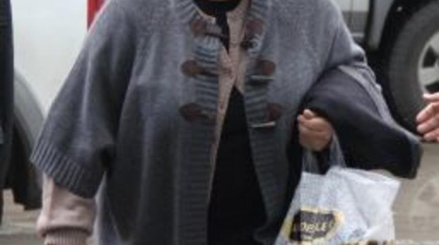 Bileklik &Ccedil;alan Iraklı Kadın Tutuklandı