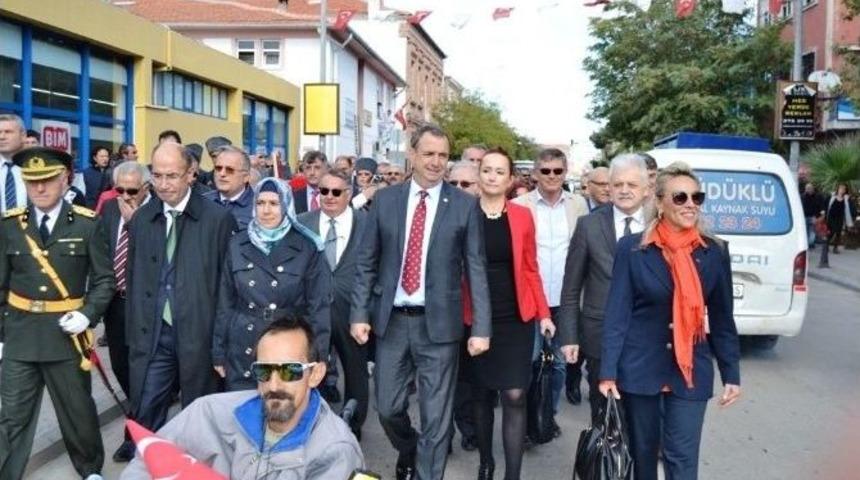 Ayvalık&rsquo;ta Cumhuriyetin Kuruluşunun 92. Yıld&ouml;n&uuml;m&uuml; T&ouml;renleri Başladı