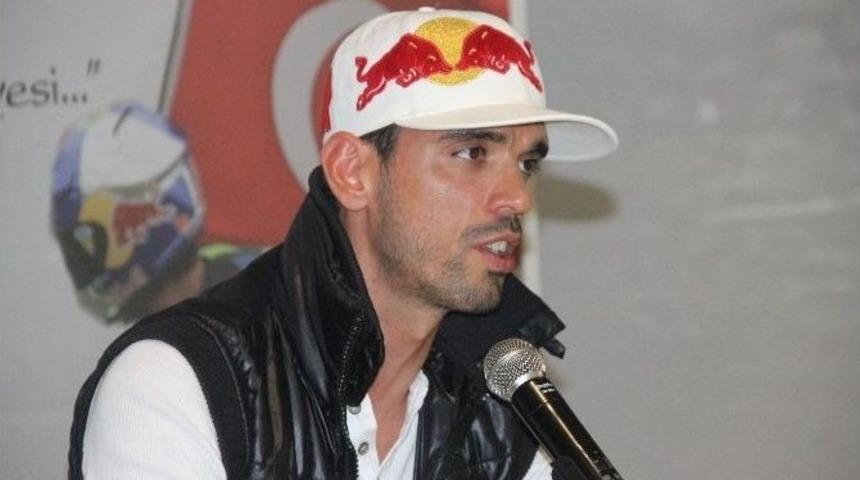 D&uuml;nya S&uuml;persport Şampiyonu Kenan Sofuoğlu&rsquo;nun &lsquo;yerli Motosiklet&rsquo; Cevabı