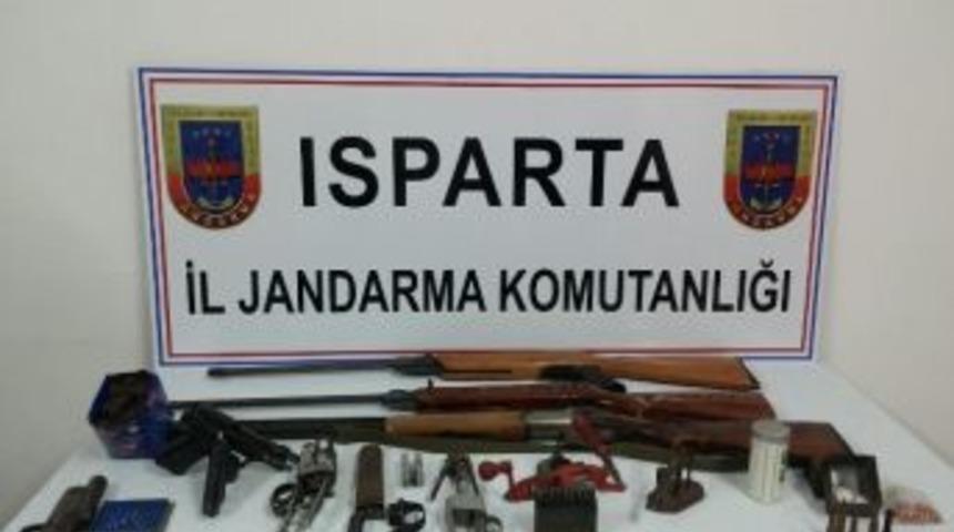 Jandarmadan Ka&ccedil;ak Silah Operasyonu