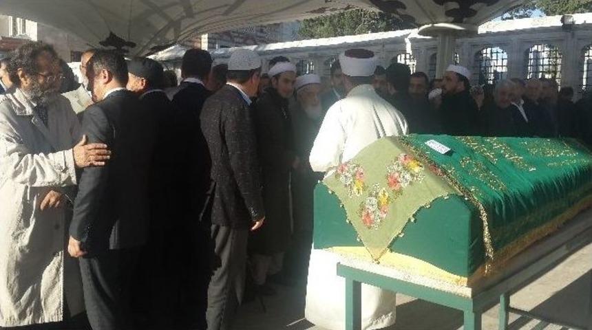 Necmettin Erbakan&rsquo;ın Yeğeni &Ouml;zek Son Yolculuğuna Uğurlandı