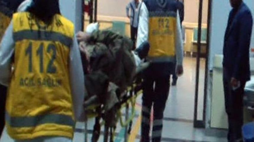 Y&uuml;ksekova&rsquo;da Askeri Ara&ccedil; Devrildi: 6 Yaralı