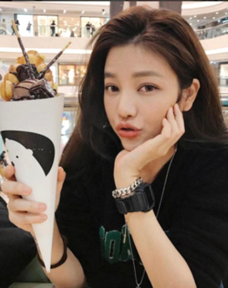 Yaşını öğrenen kulaklarına inanamıyor G3