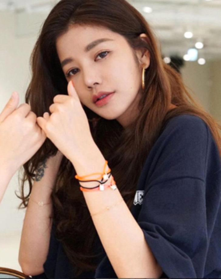 Yaşını öğrenen kulaklarına inanamıyor G4