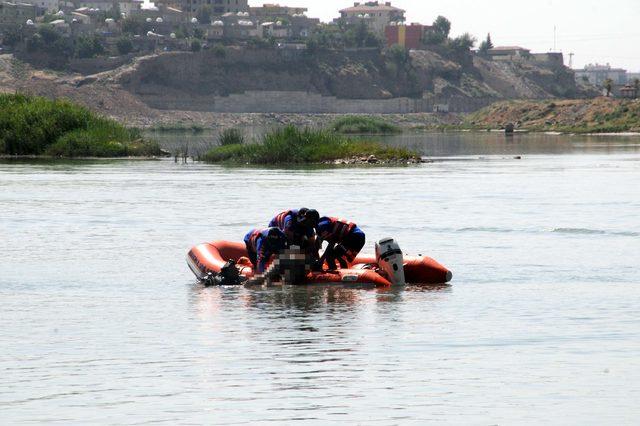 Dicle Nehri'nde kaybolan 2 işçiden 1'inin cesedine ulaşıldı