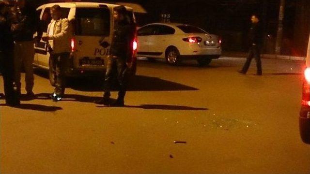 Polise Atılan El Bombası Patladı, Faciadan Dönüldü