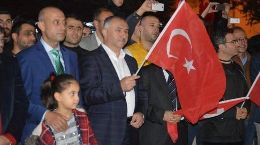 Cumhuriyet Kutlamaları Geceden Başladı