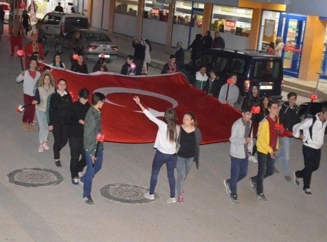 Cumhuriyet Kutlamaları Geceden Başladı