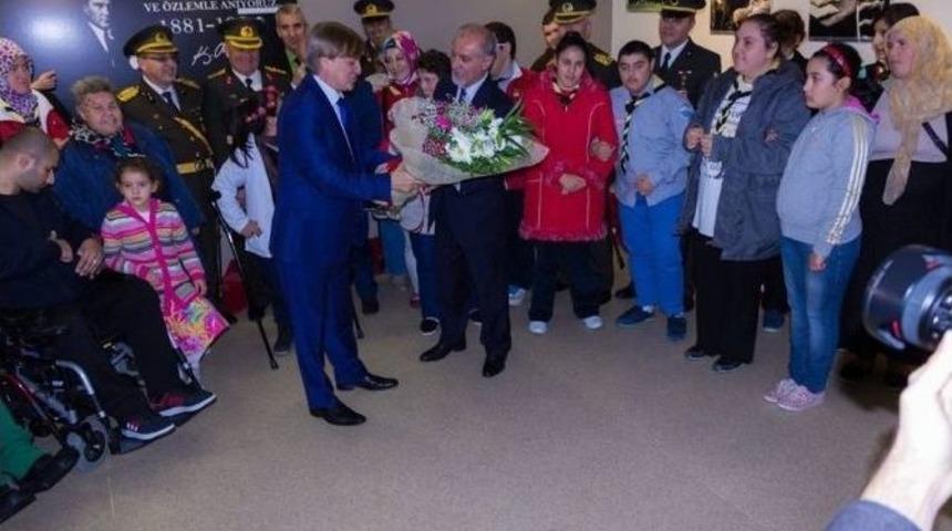 Mustafa Kemal Atat&uuml;rk&rsquo;&uuml;n Hi&ccedil; G&ouml;r&uuml;lmemiş Fotoğrafları G&uuml;n Y&uuml;z&uuml;ne &Ccedil;ıktı