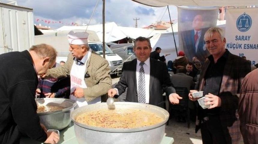 Saray Pazarcılar Derneği 3 Bin Kişiye Aşure Dağıttı