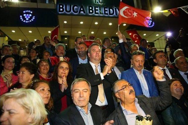 Buca Cumhuriyet Meşaleleriyle Aydınlandı