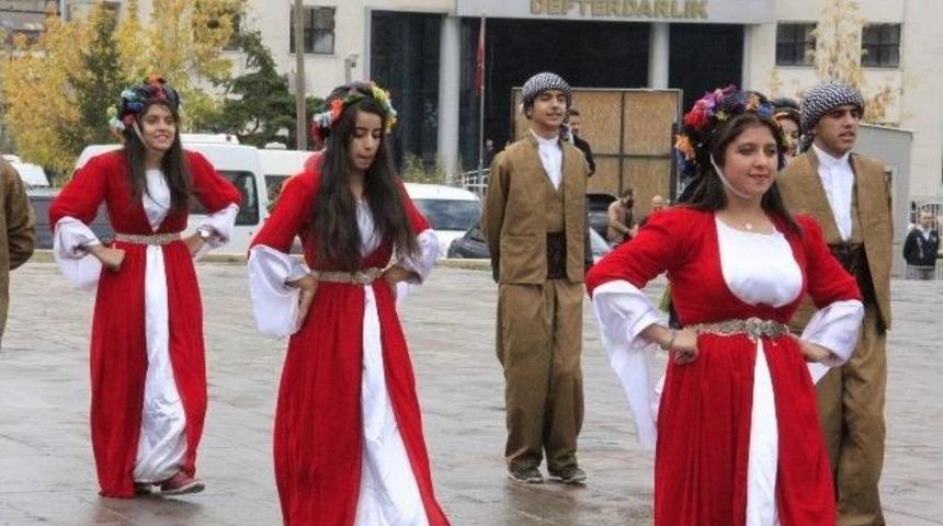 Hakkari&rsquo;de Cumhuriyet Bayramı Kutlamaları