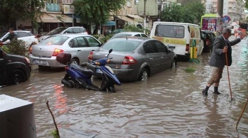 Kızıltepe&rsquo;de Yağmur Hayatı Fel&ccedil; Etti