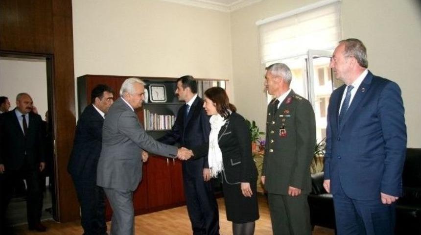 Kaymakam G&ouml;zen Tebrikleri Kabul Etti