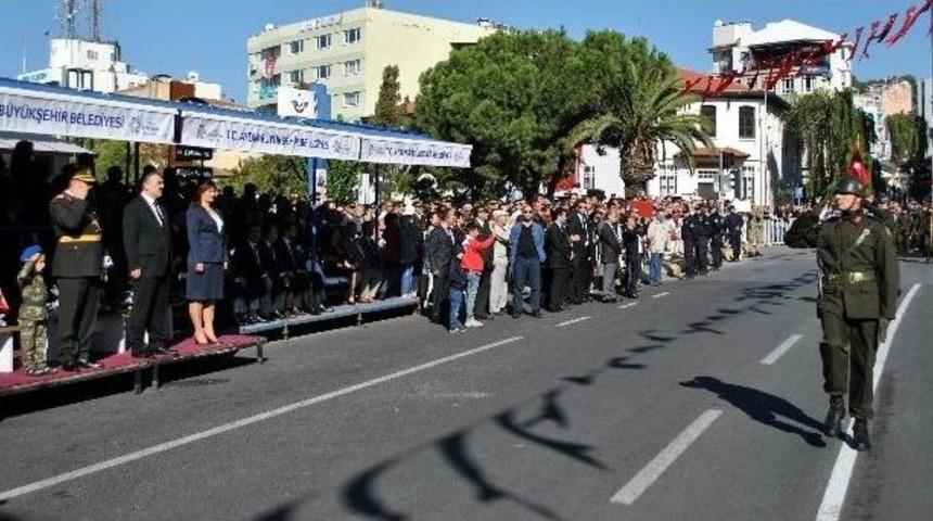 Aydın&rsquo;da Cumhuriyetin Kuruluşu&rsquo;nun 92. Yıld&ouml;n&uuml;m&uuml; Kutlandı