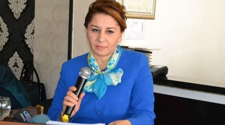 Memur-sen Kadınlar Komisyonu Başkanı Habibe &Ouml;&ccedil;al: