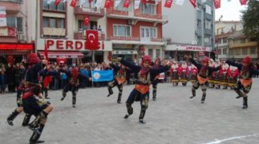 Lapseki&rsquo;de Cumhuriyet Bayramı Kutlamaları