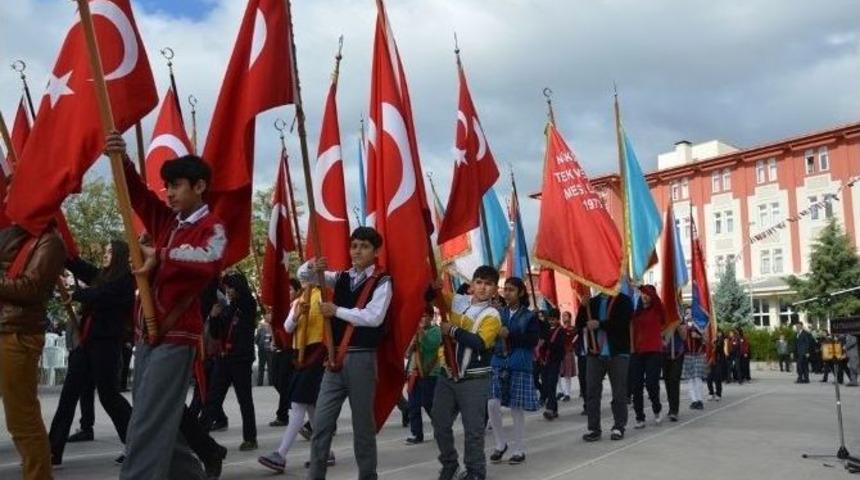 Cumhuriyetin 92. Yıl D&ouml;n&uuml;m&uuml; Niksar&rsquo;da Kutlandı