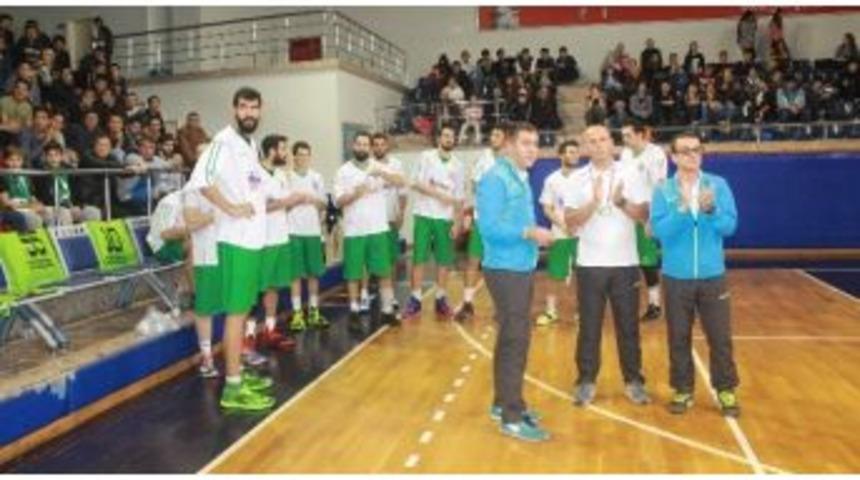 Basketbol Takımı Galibiyete Kilitlendi