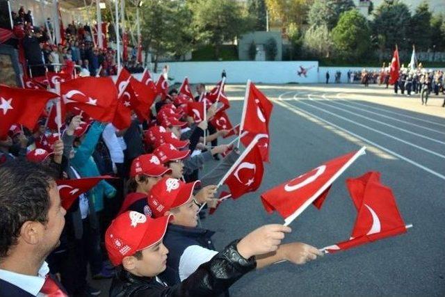 Cumhuriyetin 92. Yılı Bursa&rsquo;da Coşkuyla Kutlandı 2