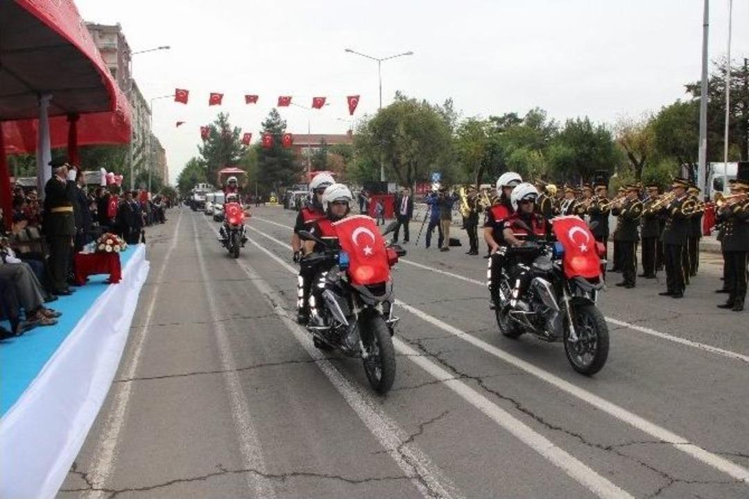 Diyarbakır&rsquo;da 29 Ekim Kutlamaları