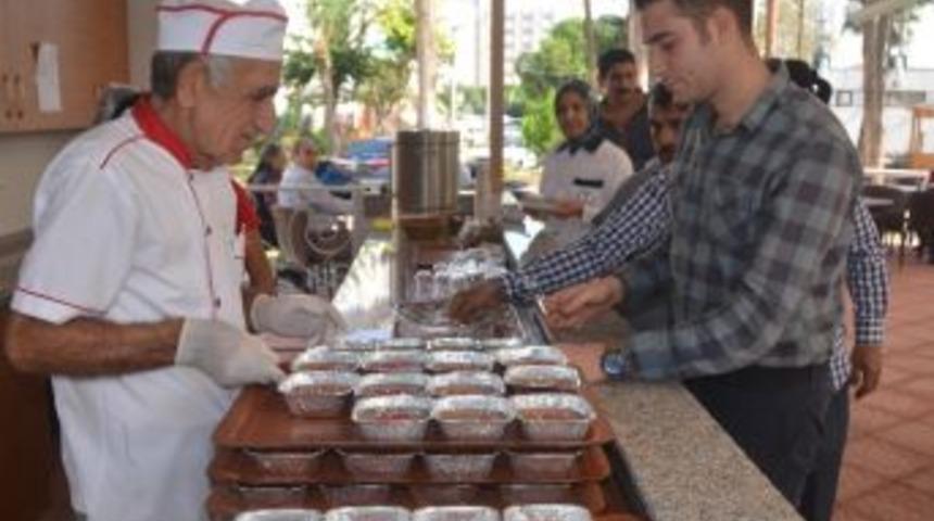 Eğitim &Ccedil;alışanlarına Aşure İkram Edildi