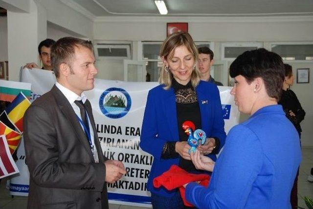 Abidin Pak-pakmaya Anadolu Lisesi 6 Ülkeden Gelen Yabancı Konukları Misafir Ediyor