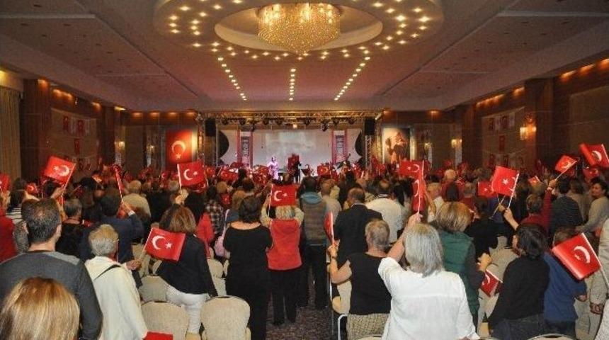 Kuşadası&rsquo;nda Cumhuriyet Coşkusu