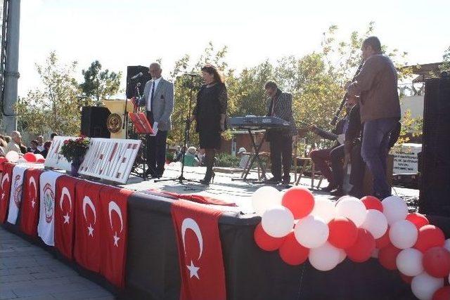 Edremit İda-der&rsquo;den Cumhuriyet Ş&ouml;leni 1