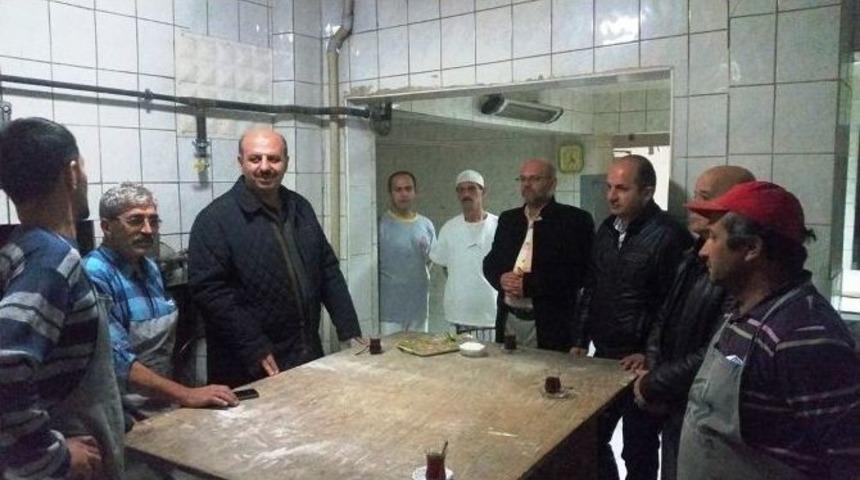 Ak Partili Aday Gece Boyunca &Ccedil;alıştı