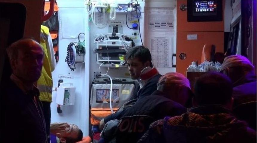 K&ouml;rfez&rsquo;de Kaza: 8 Yaralı