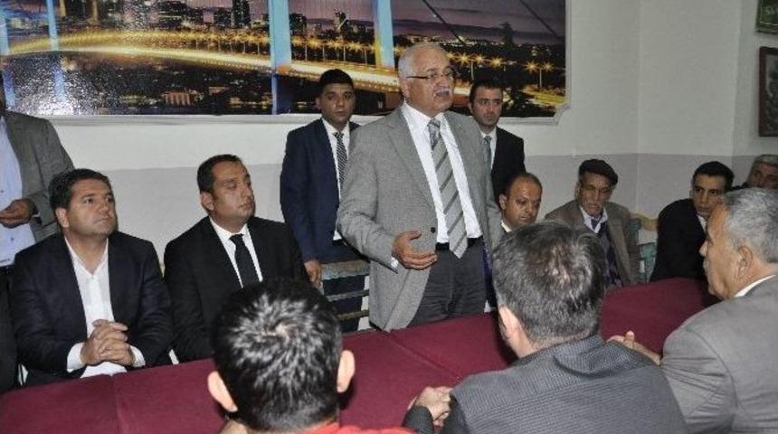 Gaziantep&rsquo;te Ak Parti&rsquo;ye Katılım S&uuml;r&uuml;yor