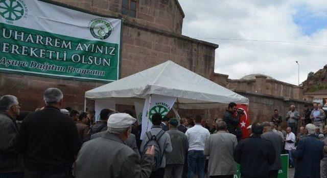 Merzifonlu Kara Mustafa Paşa Kervansarayında Kayseri Şeker Aşure Dağıttı