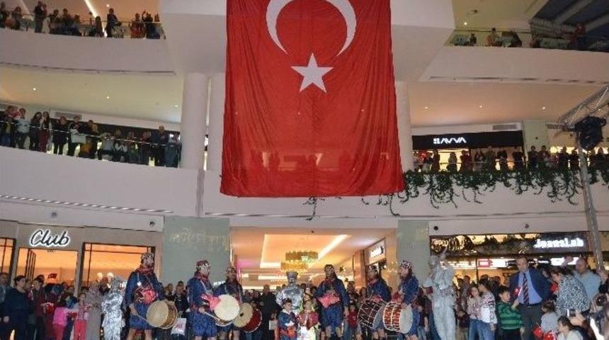 Symbol Avm&rsquo;de 29 Ekim Zeybeklerle Kutlandı