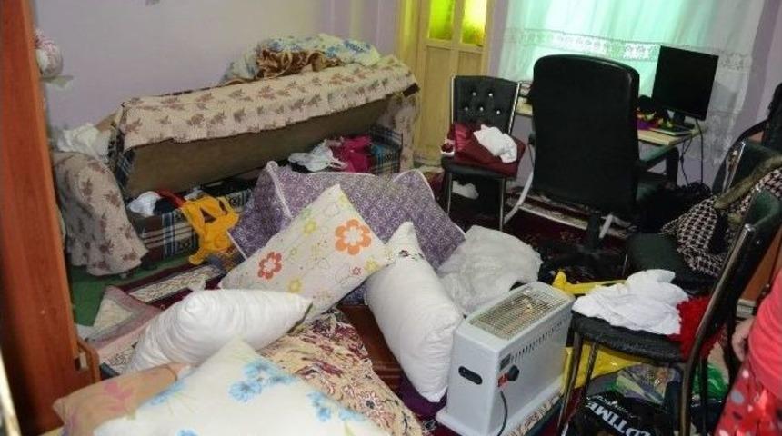 Hakkari&rsquo;de Pkk &Uuml;yesi İki Kadın Yakalandı