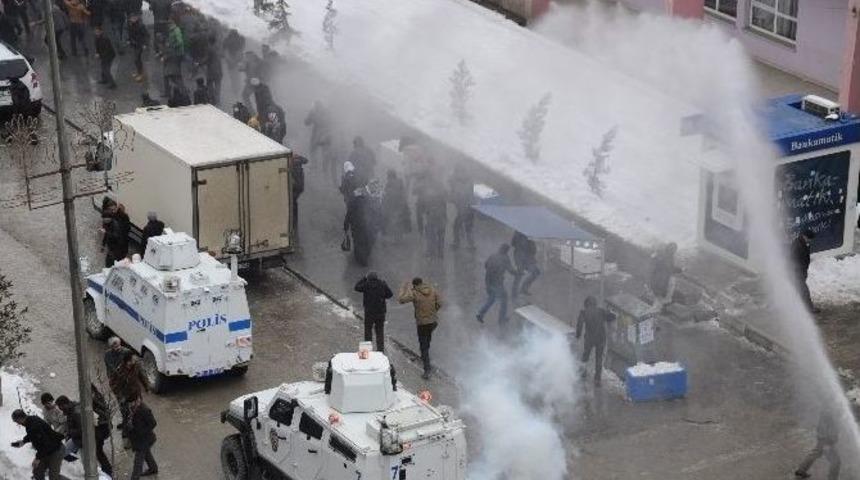 Hdp&rsquo;nin Y&uuml;r&uuml;y&uuml;ş&uuml;ne Polis M&uuml;dahalesi