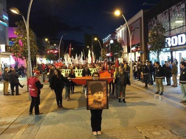 Sakarya’da Cumhuriyet Yürüyüşü