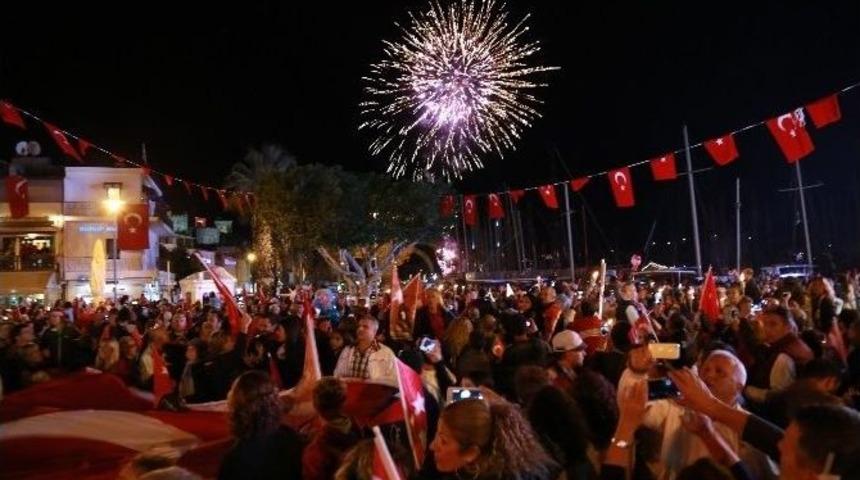 Bodrum’da Cumhuriyet Coşkusu Fener Alayıyla Sürdü