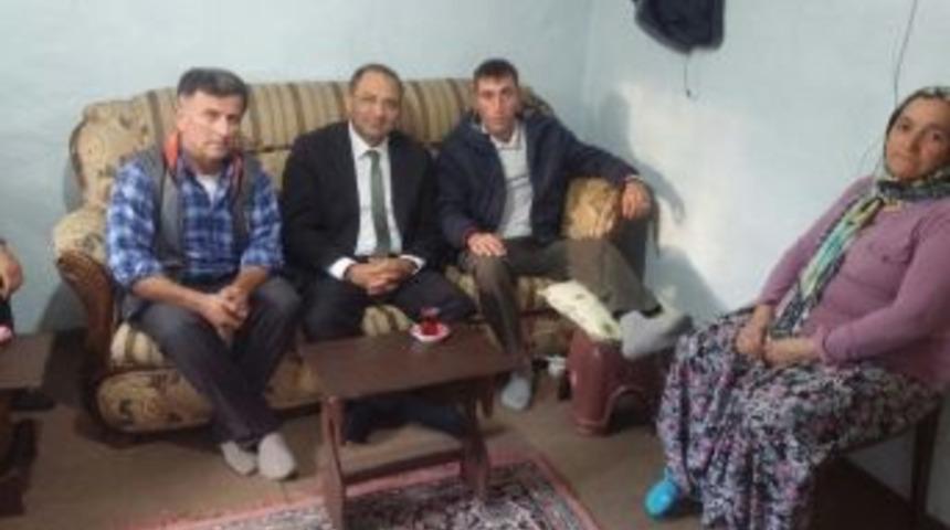 Vali Kaban&rsquo;dan Yaralı Askere Ziyaret