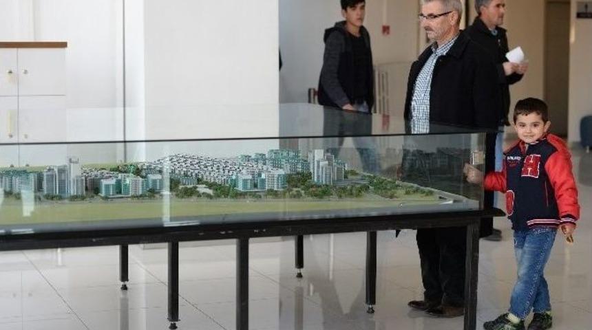 Yeni Yıldırım G&ouml;r&uuml;c&uuml;ye &Ccedil;ıktı