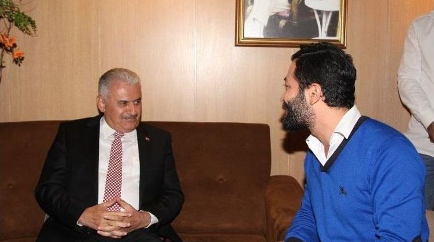 Binali Yıldırım’dan Sosyal Medya Fenomeni Odun Herif’e Takip Çağrısı