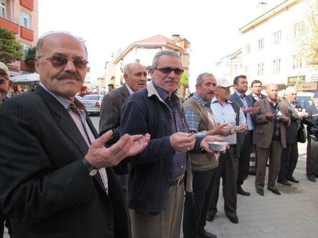 Hisarcık Belediyesi 2 Bin Kişiye Aşure Dağıttı