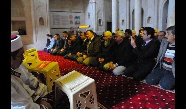 Doğubayazıt’taki Cami 200 Yıl Sonra İbadete Açıldı